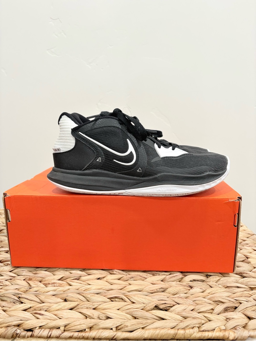 Nike Kyrie Low 5 TB "Black White"